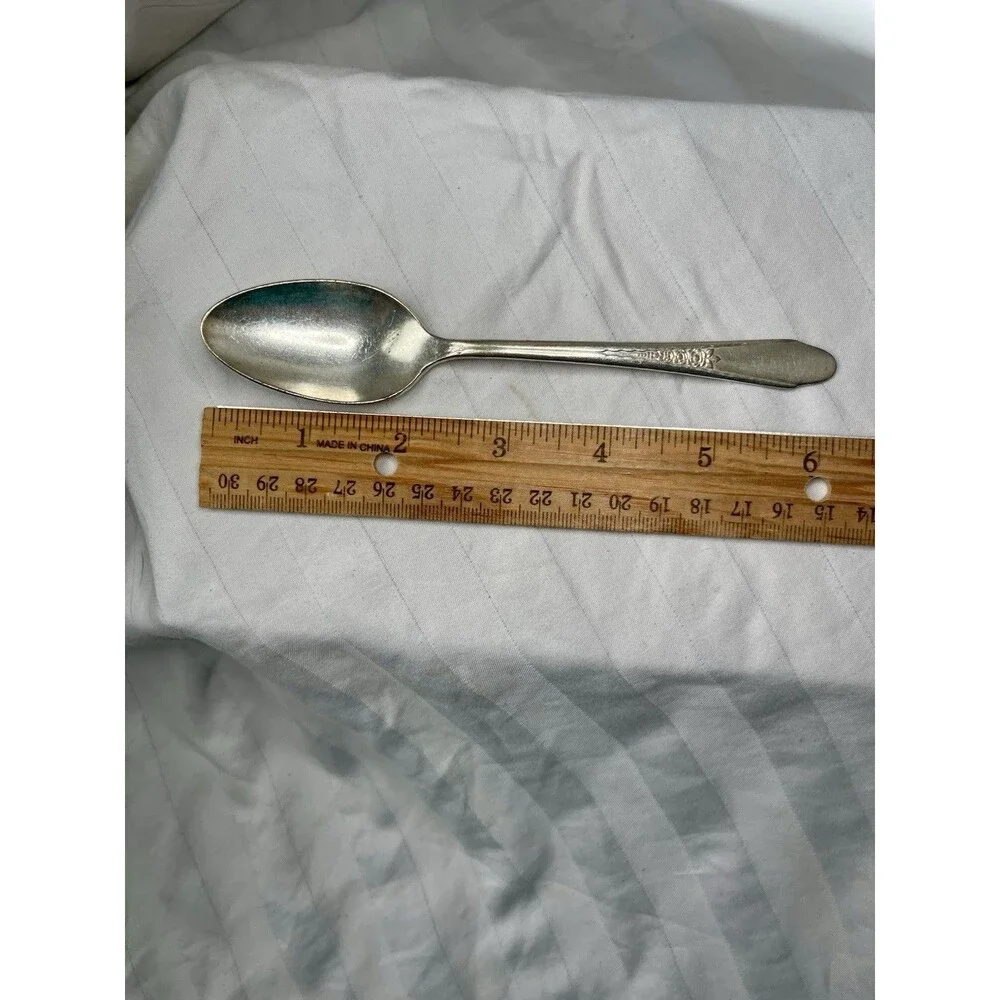 WM Rogers & Son IS Gardenia Flatware-Set of 4 Spoons